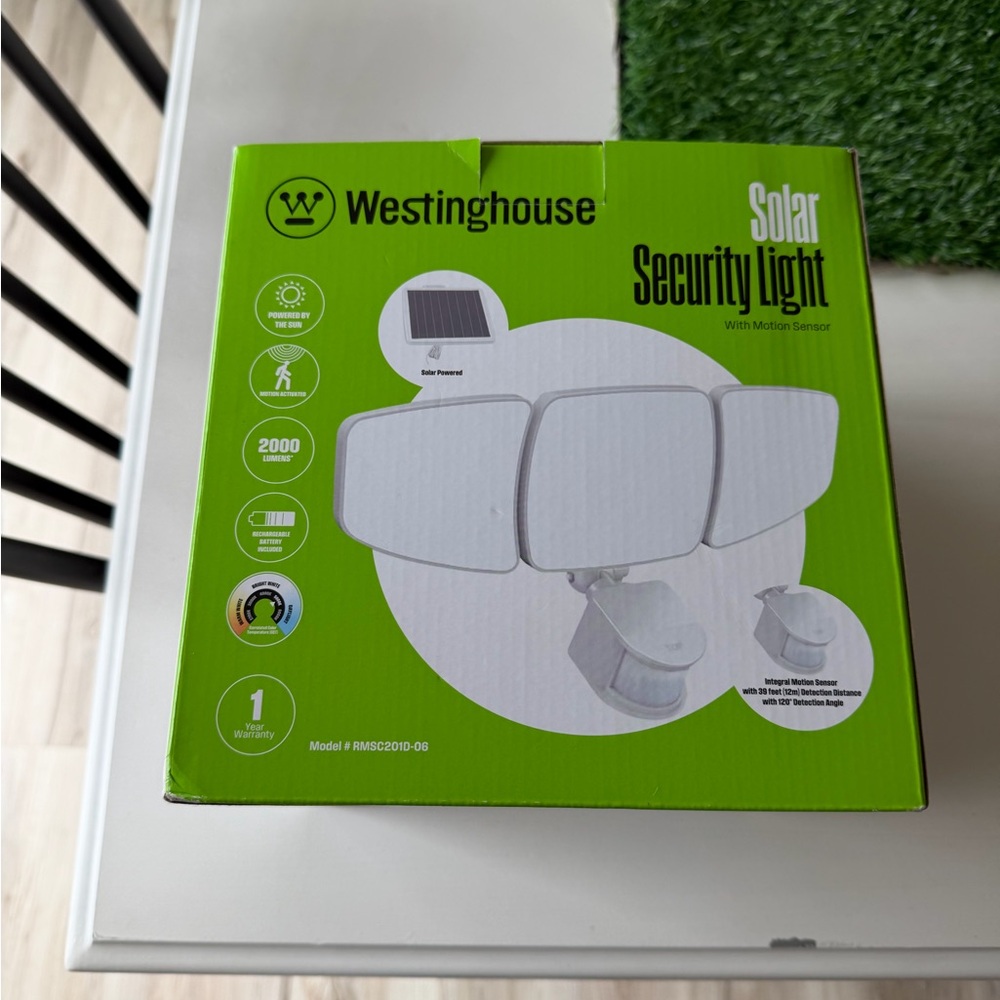 White Solar Security Light with Motion Sensor